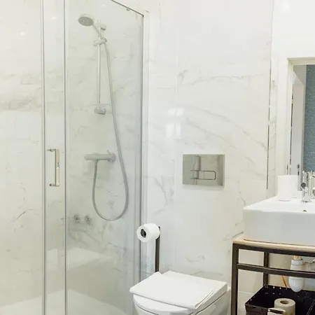 公寓 Pool By Vacationy