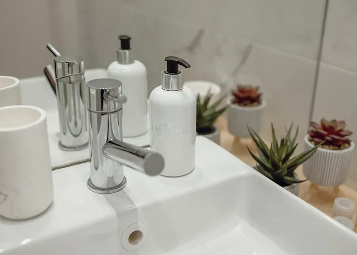 Pool By Vacationy شقة