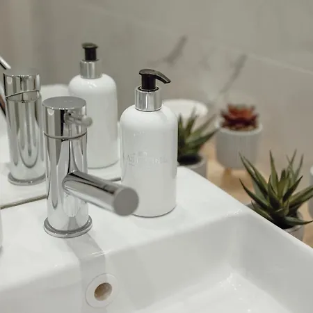 Pool By Vacationy Appartement