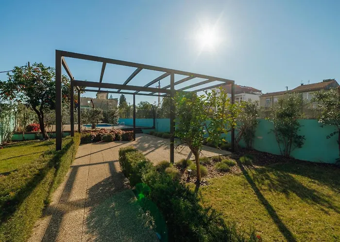 Pool By Vacationy Apartman Porto